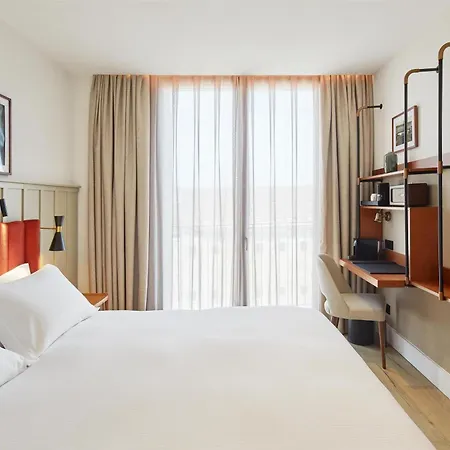 Via Sants Barcelona, Tapestry Collection By Hilton Βαρκελώνη