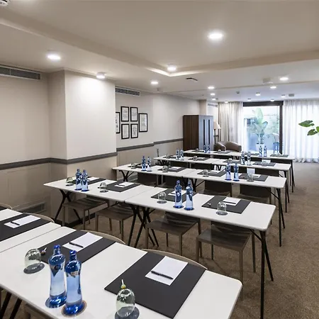 Ξενοδοχείο Via Sants Barcelona, Tapestry Collection By Hilton 4*