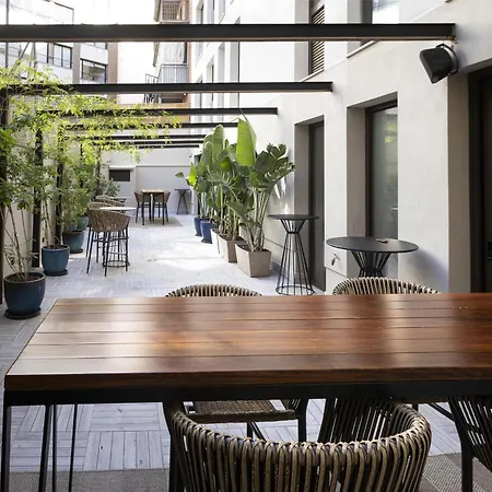 Ξενοδοχείο Via Sants Barcelona, Tapestry Collection By Hilton 4*