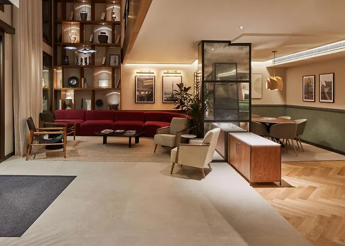 Hotel Via Sants Barcelona, Tapestry Collection By Hilton 4*