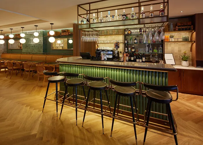 Hotel Via Sants Barcelona, Tapestry Collection By Hilton