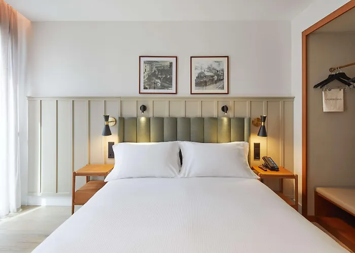 Via Sants Barcelona, Tapestry Collection By Hilton 4*