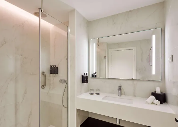 Via Sants Barcelona, Tapestry Collection By Hilton 4* Barcelona